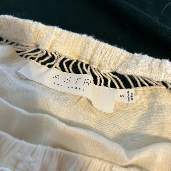 ASTR off the shoulder cream dress - Picture 3 of 5